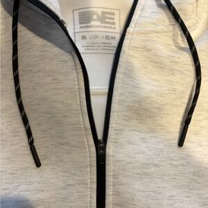 American Eagle Light Gray Zip-Up Hoodie